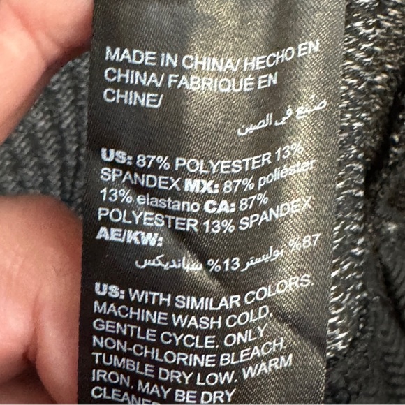 Chico’s Zenergy Black Gray Zip Front Activewear Jacket Women’s Size 2 L 12/14 - Picture 6 of 7